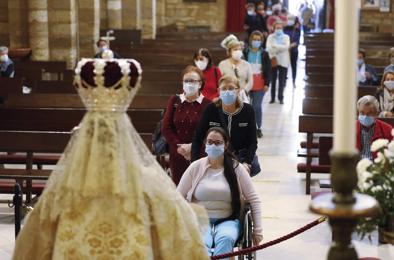 La visita a la Virgen de los Remedios de Córdoba en martes y 13, en imágenes