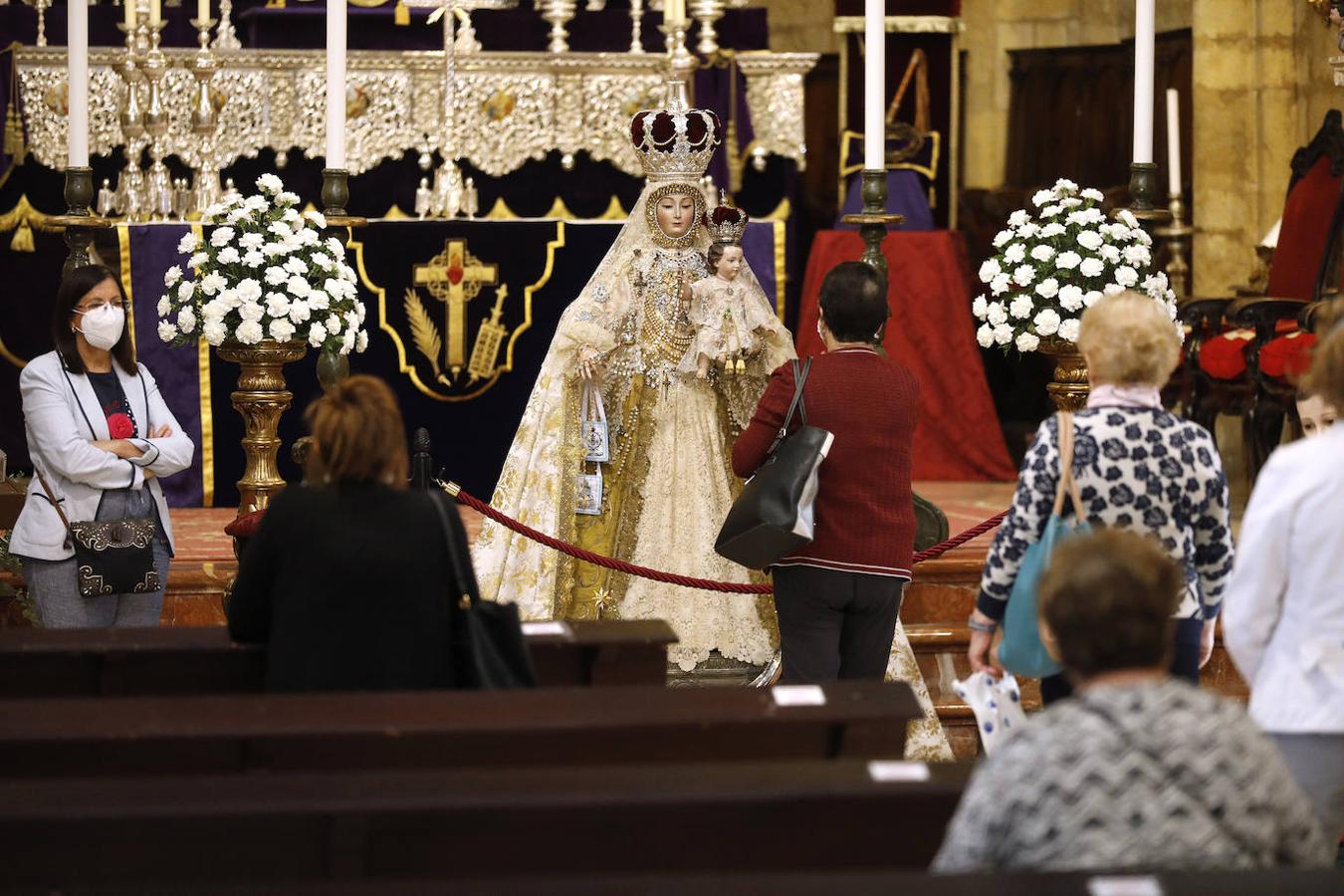 La visita a la Virgen de los Remedios de Córdoba en martes y 13, en imágenes