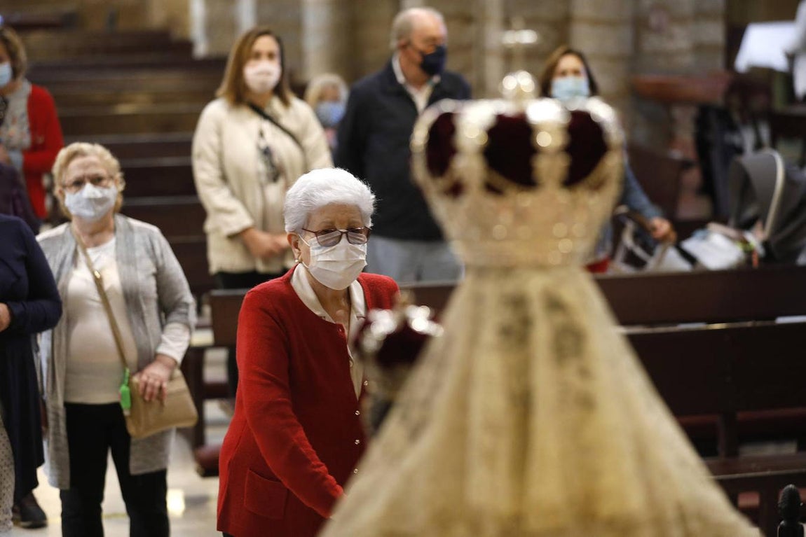 La visita a la Virgen de los Remedios de Córdoba en martes y 13, en imágenes
