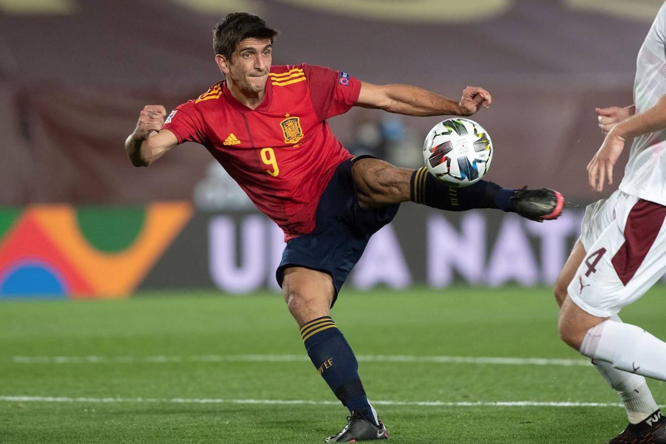 Gerard Moreno. Partidos con la selección: 6. Goles con España: 3. Goles/Partidos en la 2019/20: 20/37. Goles/Partidos en la 2020/21: 3/5. Edad: 28. Equipo: Villarreal.