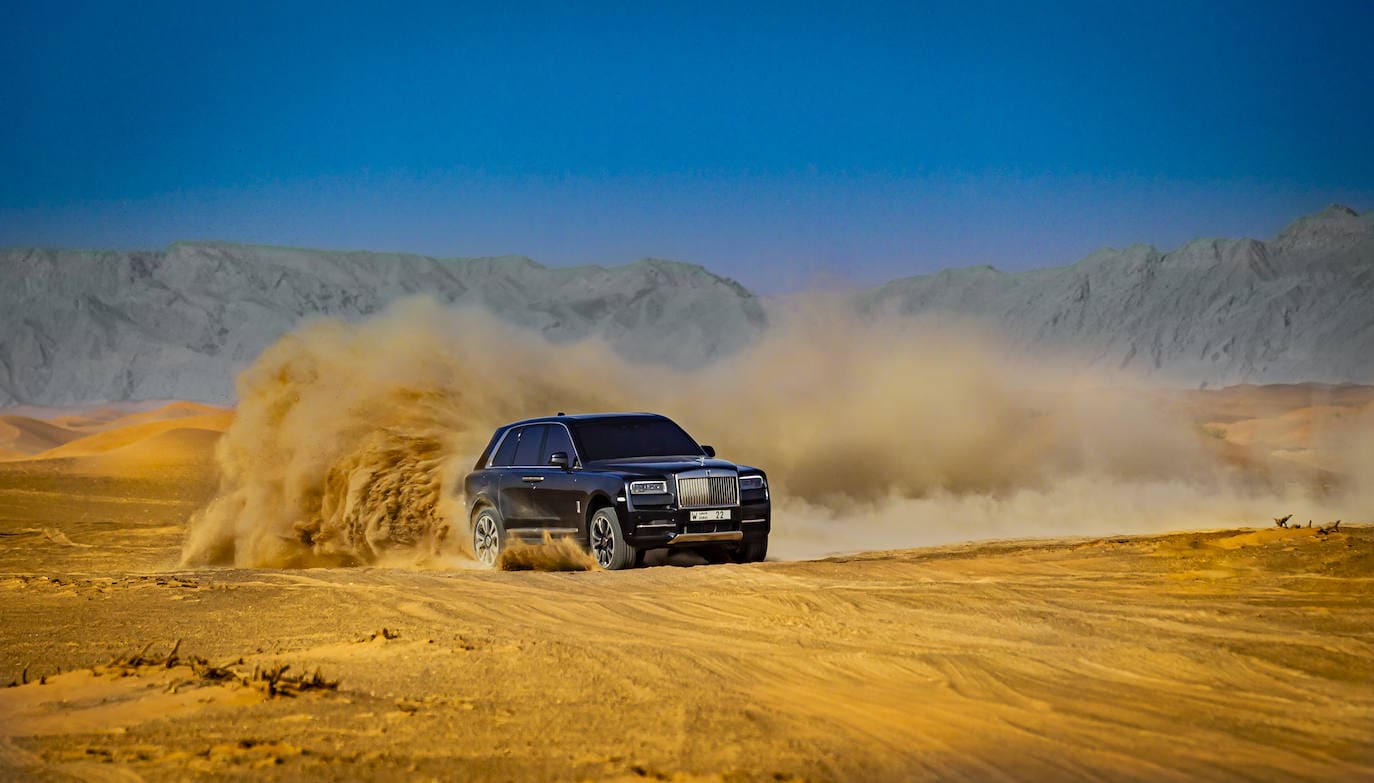 Rolls-Royce Cullinan: de ruta por el desierto