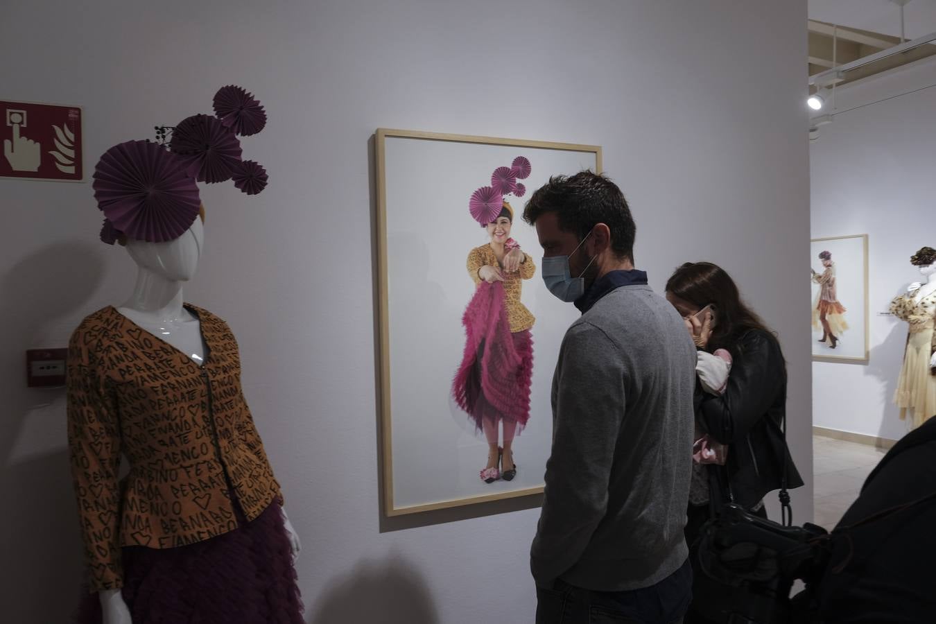 FOTOS: Cajasol presenta la exposición &#039;Poderío. Una historia de mujeres para mujeres&#039; en Cádiz