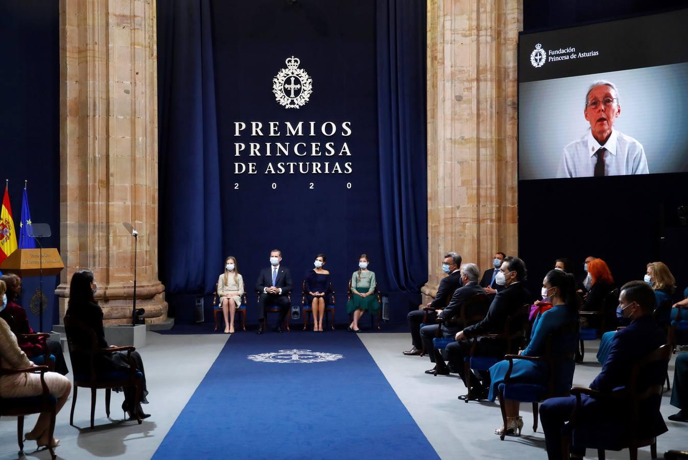 Anne Carson, distinguida con el Princesa de Asturias de las Letras, intervino por vídeo. 