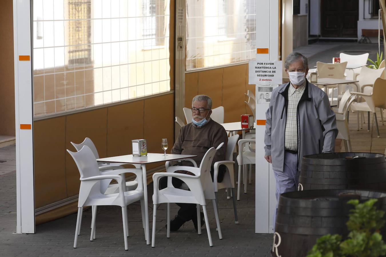 En imágenes, Almodóvar del Río recupera la movilidad pero ajusta la hostelería