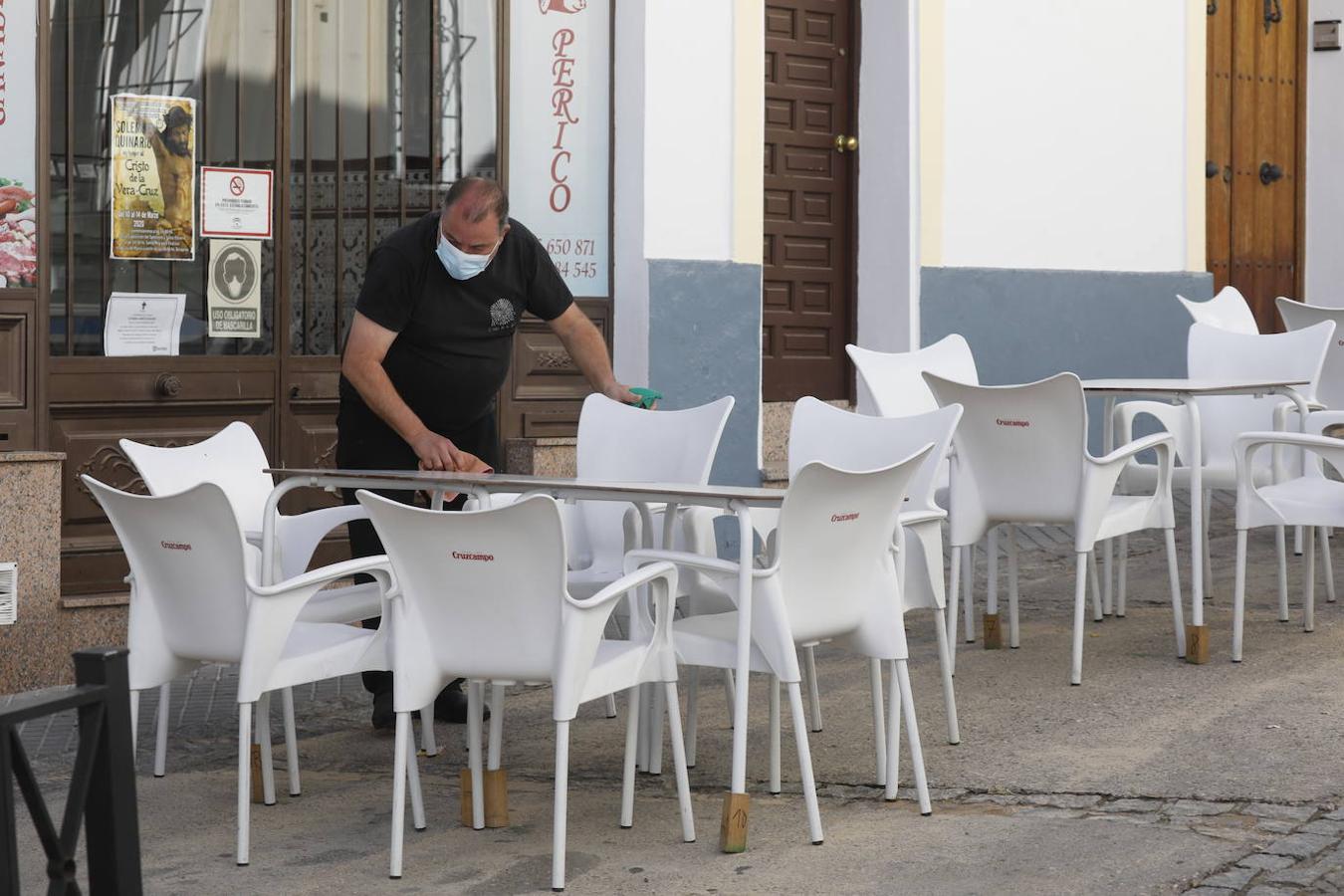 En imágenes, Almodóvar del Río recupera la movilidad pero ajusta la hostelería