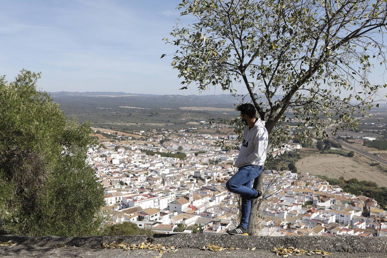 En imágenes, Almodóvar del Río recupera la movilidad pero ajusta la hostelería