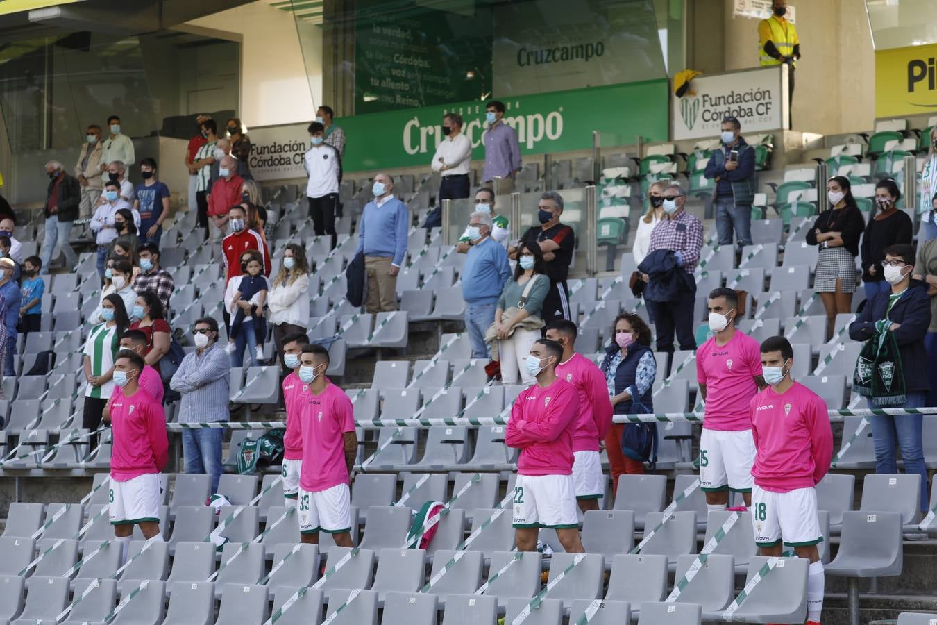 El ambiente con 800 espectadores del Córdoba CF en El Arcángel, en imágenes