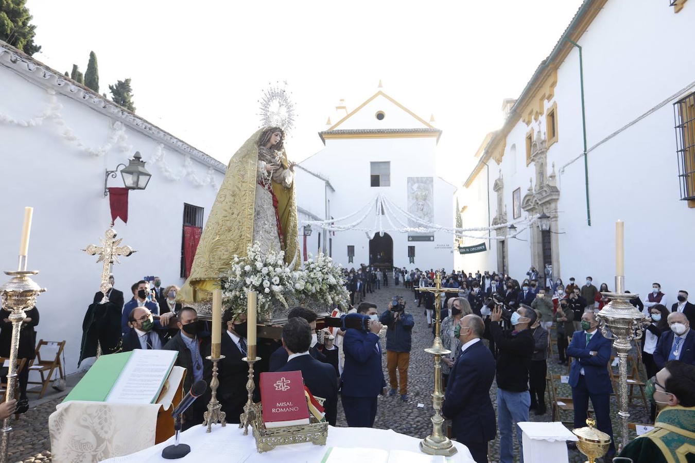 El rosario de la Virgen de la Paz y Esperanza de Córdoba, en imágenes