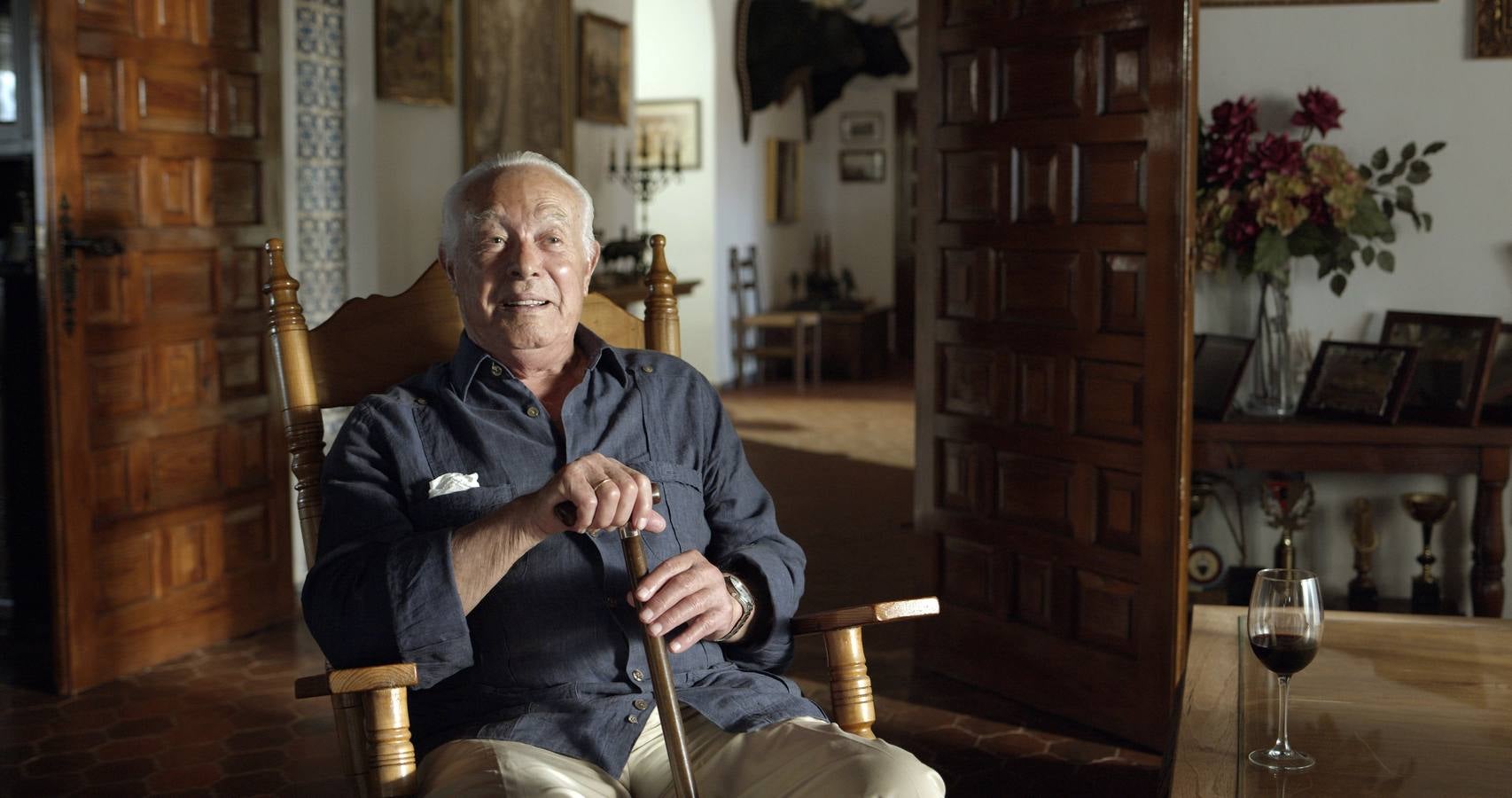 Curro Romero, en su casa