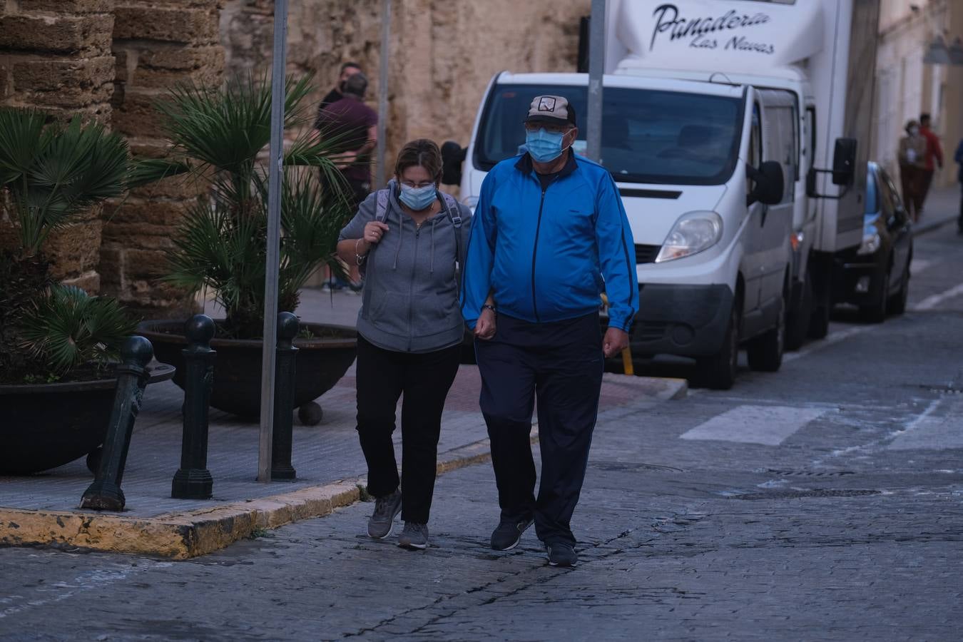 FOTOS: La mascarilla ya es obligatoria para el deporte y en la hostelería