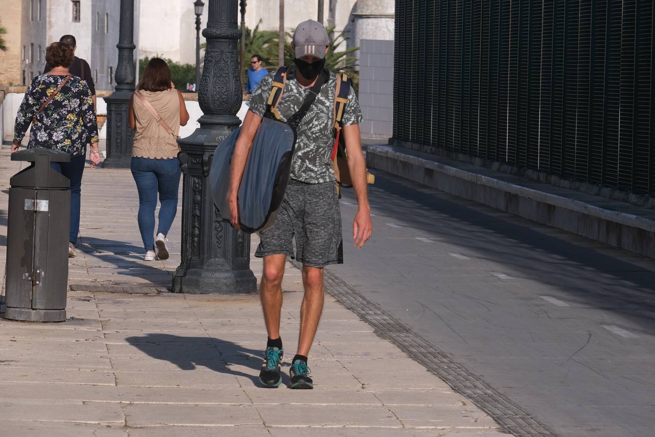 FOTOS: La mascarilla ya es obligatoria para el deporte y en la hostelería