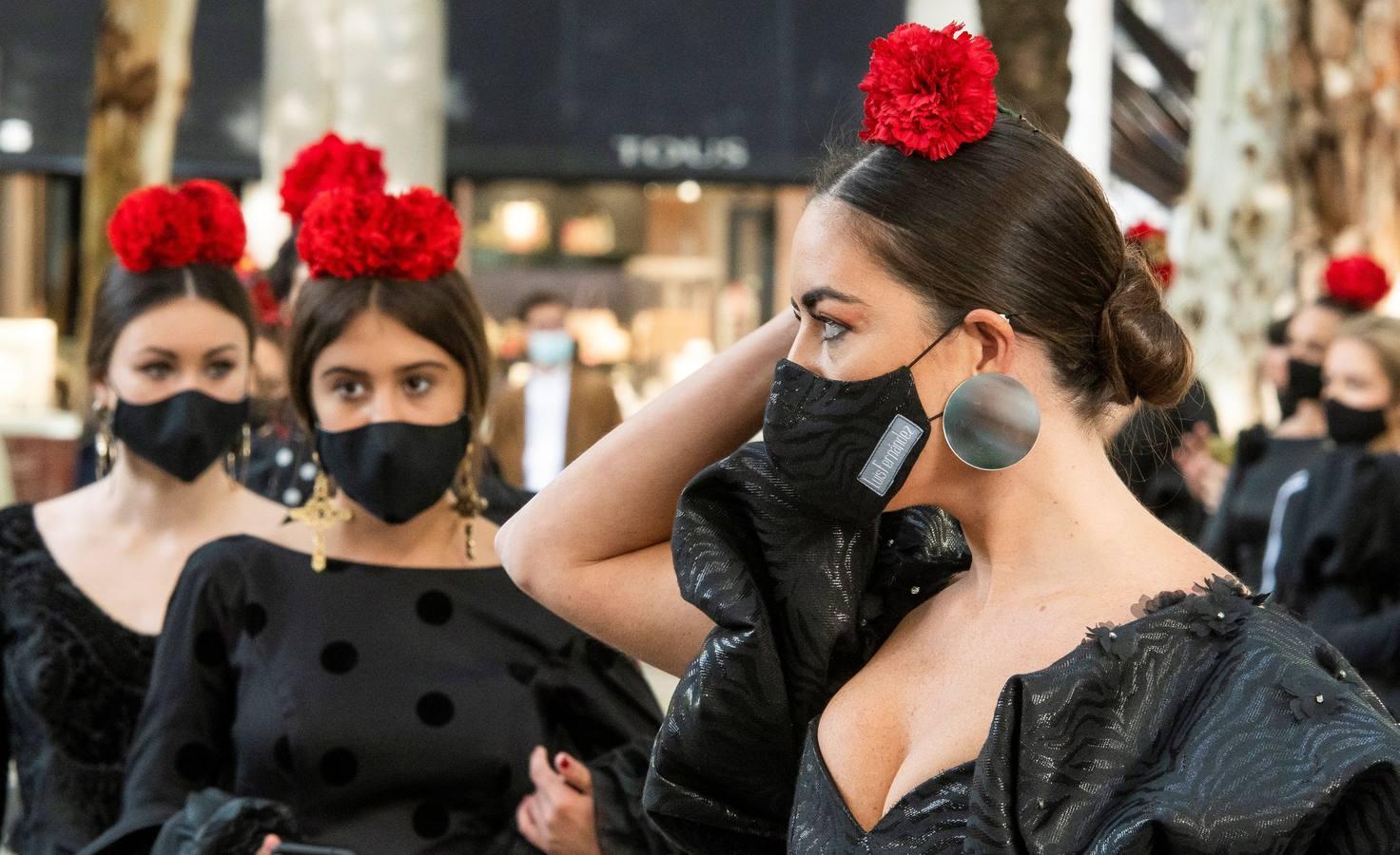 En fotos: La moda flamenca, un sector en luto por el Covid-19