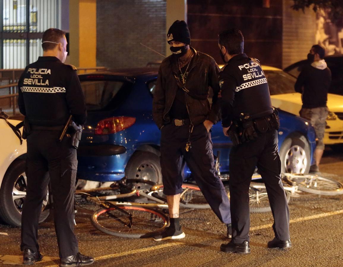 En fotos, despliegue policial en Sevilla para vigilar el toque de queda y evitar algaradas