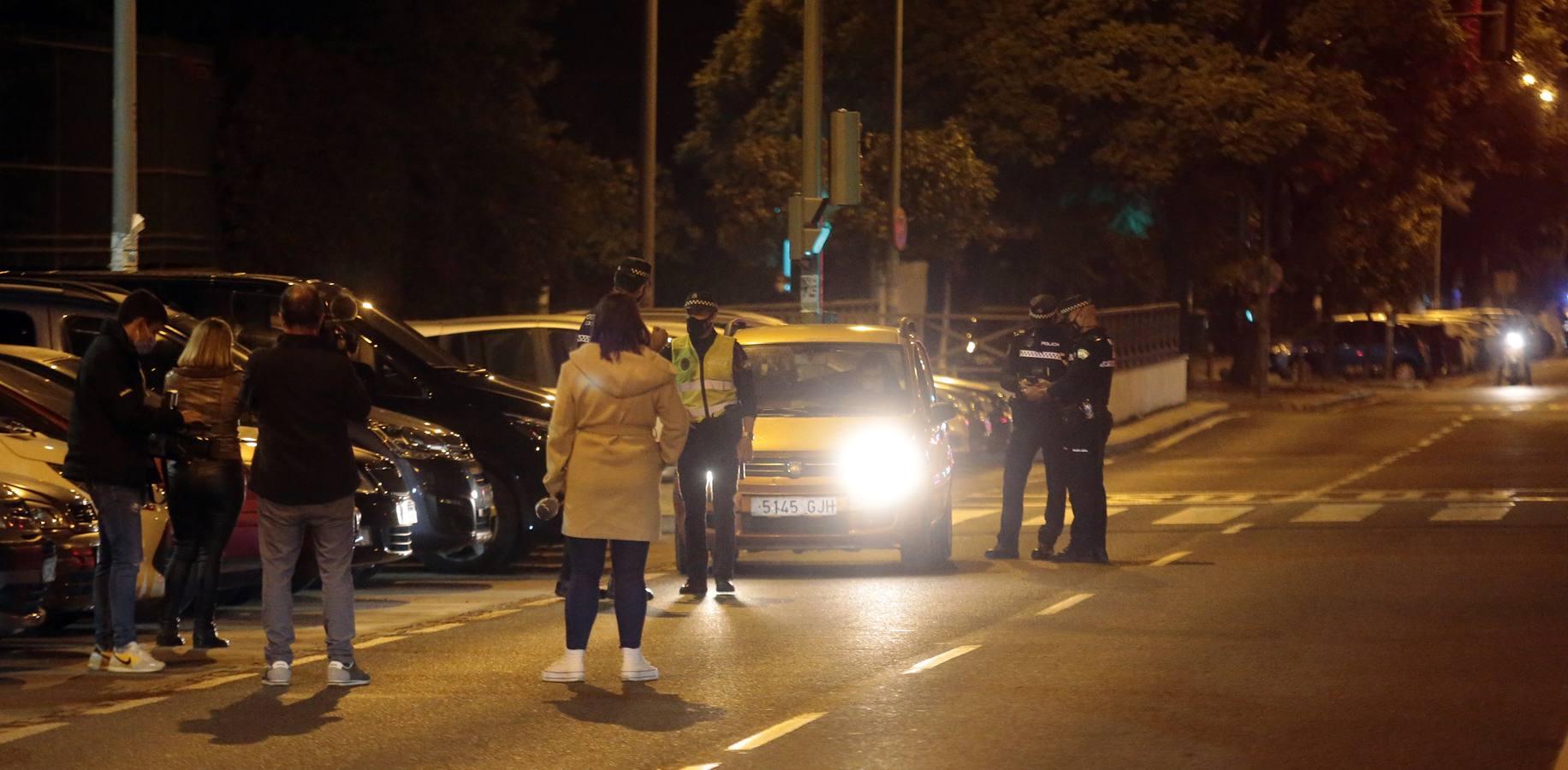 En fotos, despliegue policial en Sevilla para vigilar el toque de queda y evitar algaradas