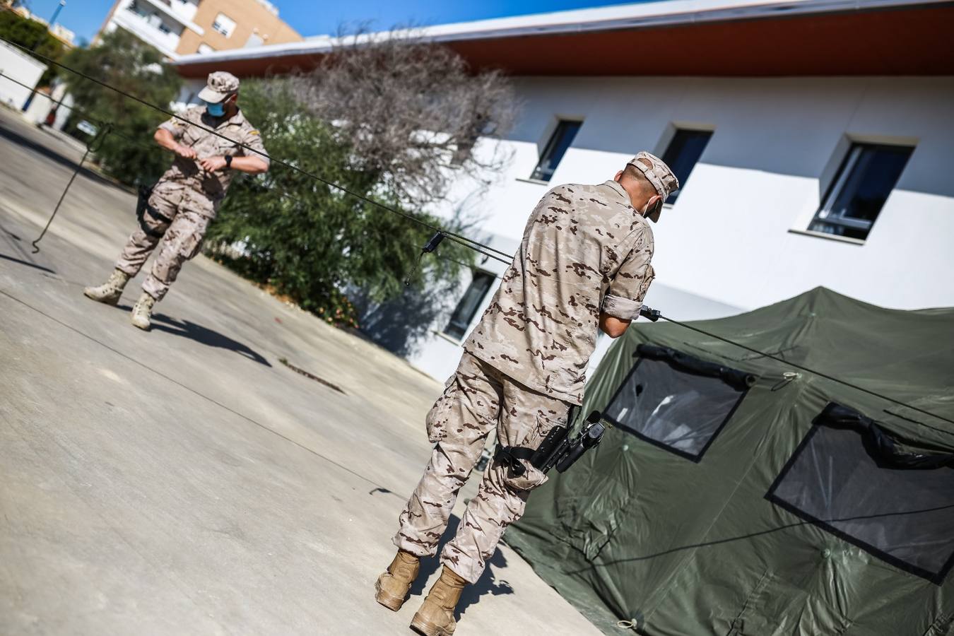 FOTOS: La Infantería de Marina colabora en lucha contra el Covid-19 en San Fernando