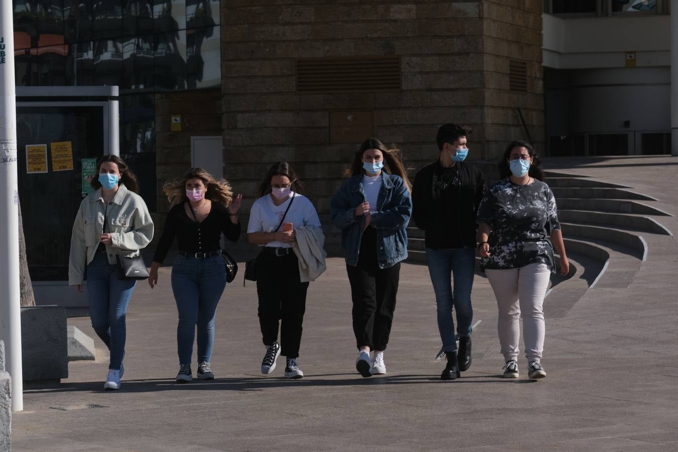 FOTOS: La Bahía de Cádiz sale a la calle y disfruta de su «semi-libertad»