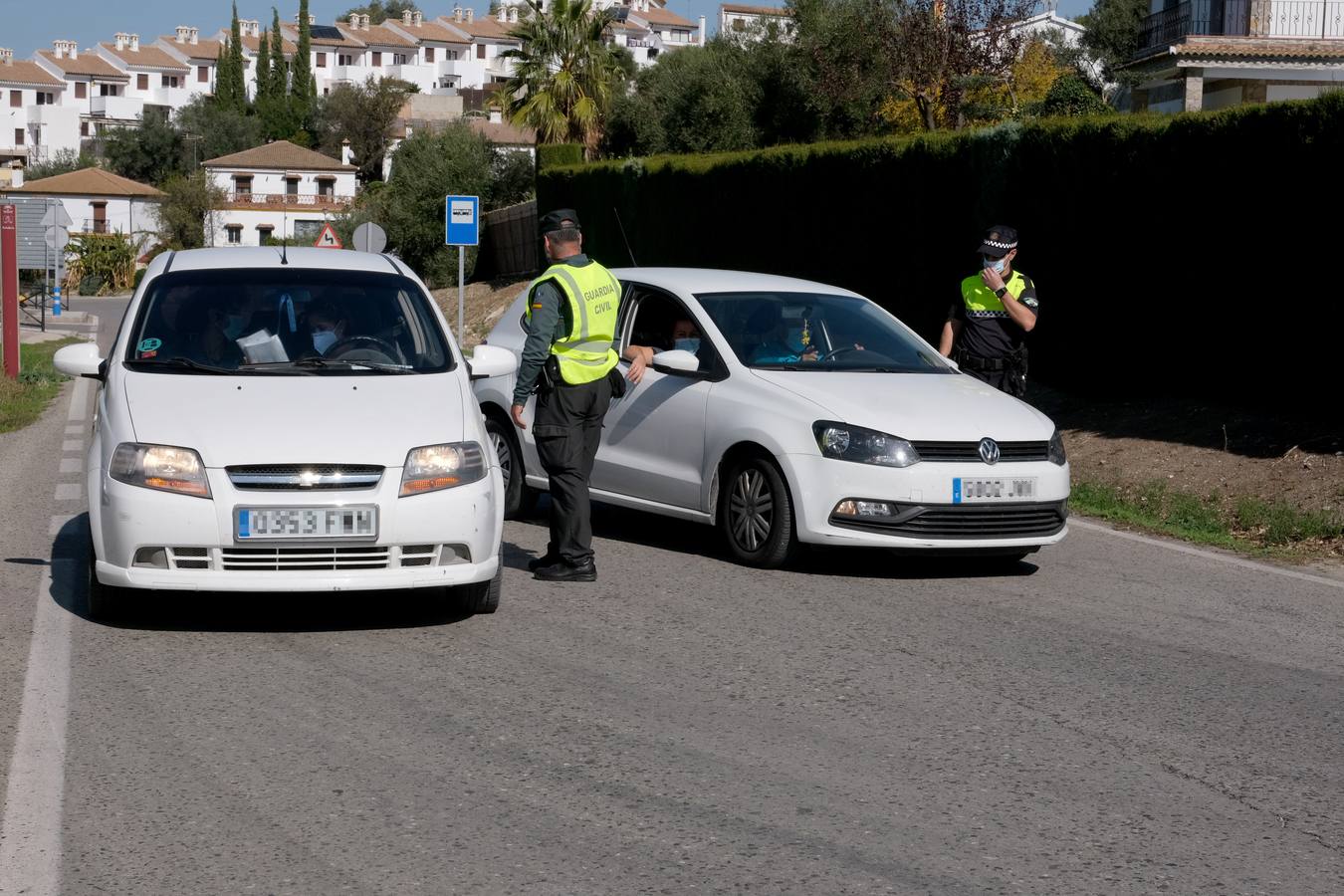 FOTOS: Controles en la Sierra de Cádiz y poco ambiente por las restricciones