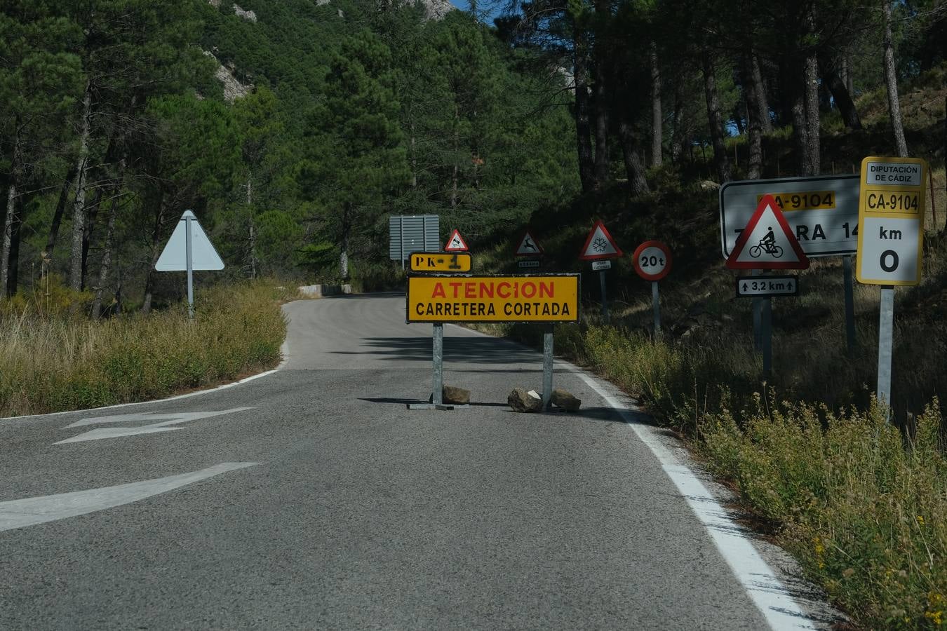 FOTOS: Controles en la Sierra de Cádiz y poco ambiente por las restricciones