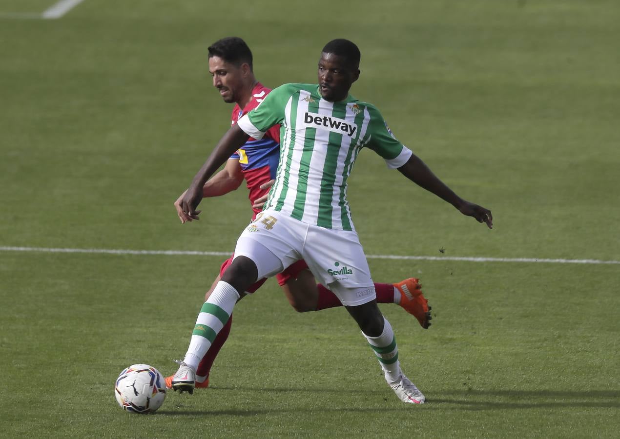 En imágenes, la victoria del Betis sobre el Elche