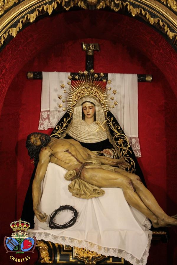 La Virgen, de luto, para el mes de noviembre