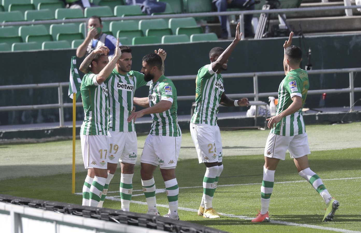 En imágenes, la victoria del Betis sobre el Elche