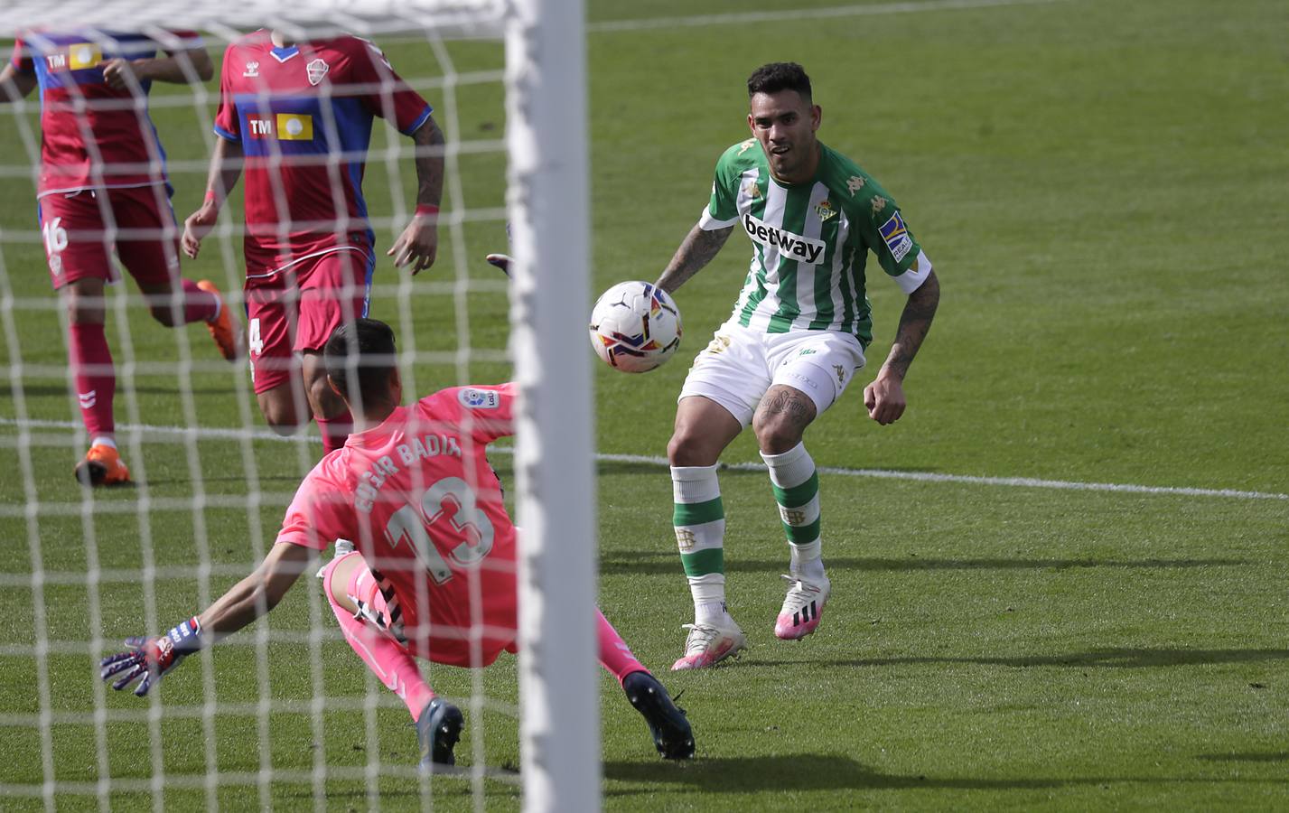 En imágenes, la victoria del Betis sobre el Elche