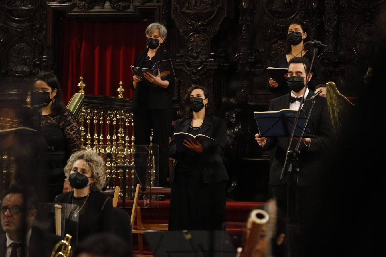 El «Requiem» de Mozart en la Catedral de Córdoba, en imágenes