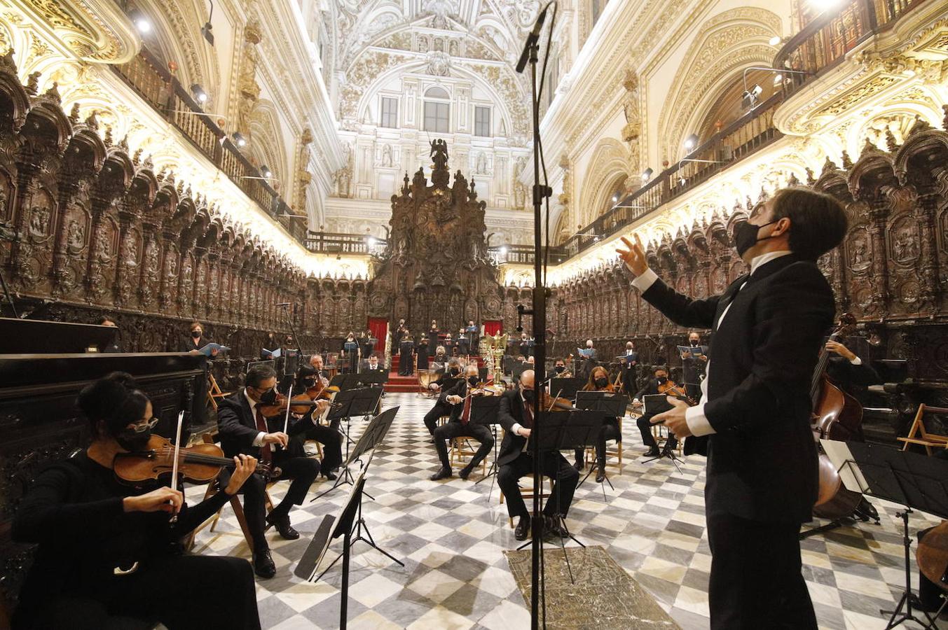 El «Requiem» de Mozart en la Catedral de Córdoba, en imágenes