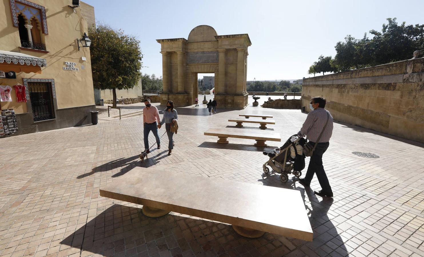 El poco ambiente de Córdoba en el puente de Todos los Santos, en imágenes