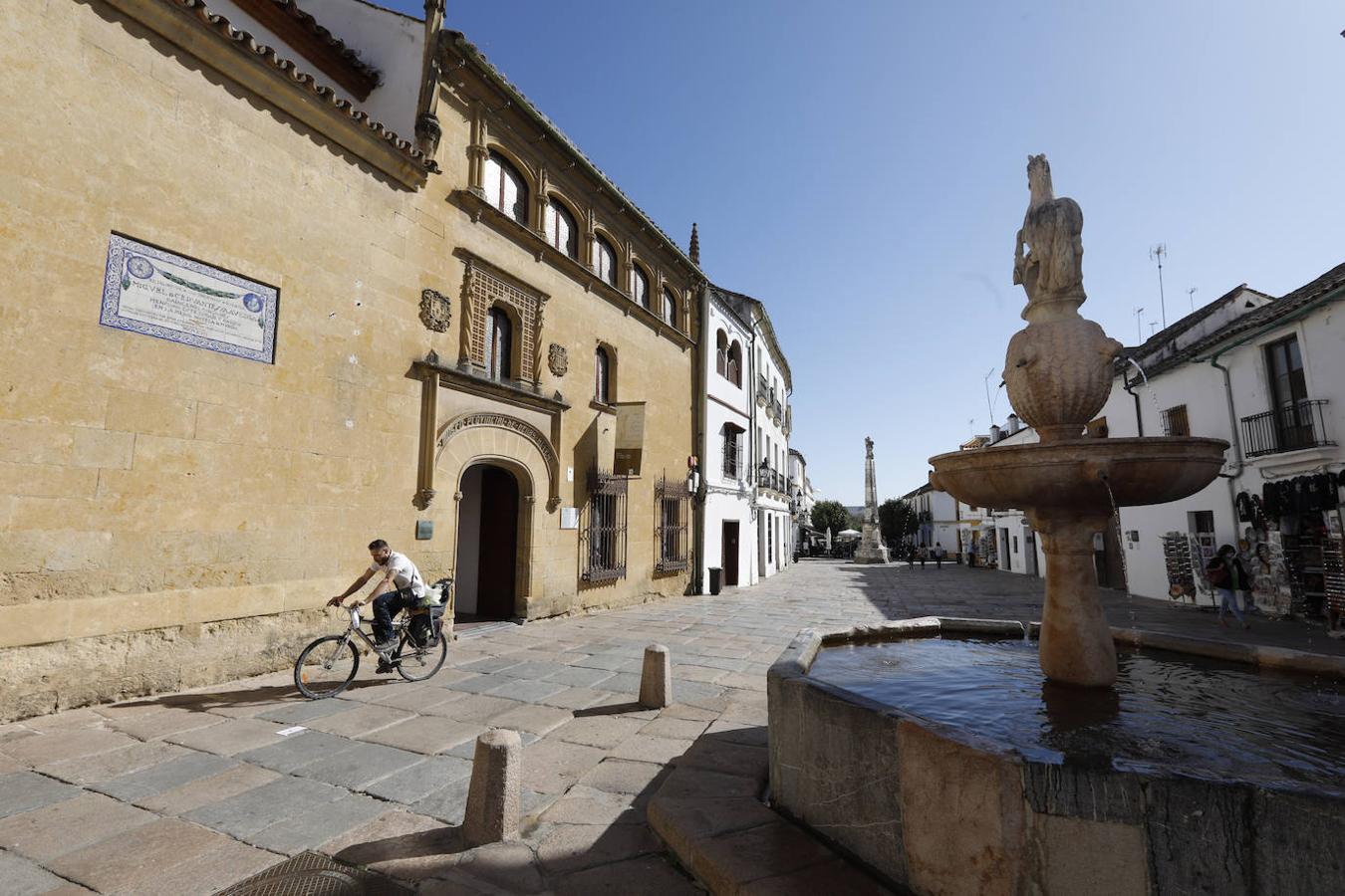 El poco ambiente de Córdoba en el puente de Todos los Santos, en imágenes