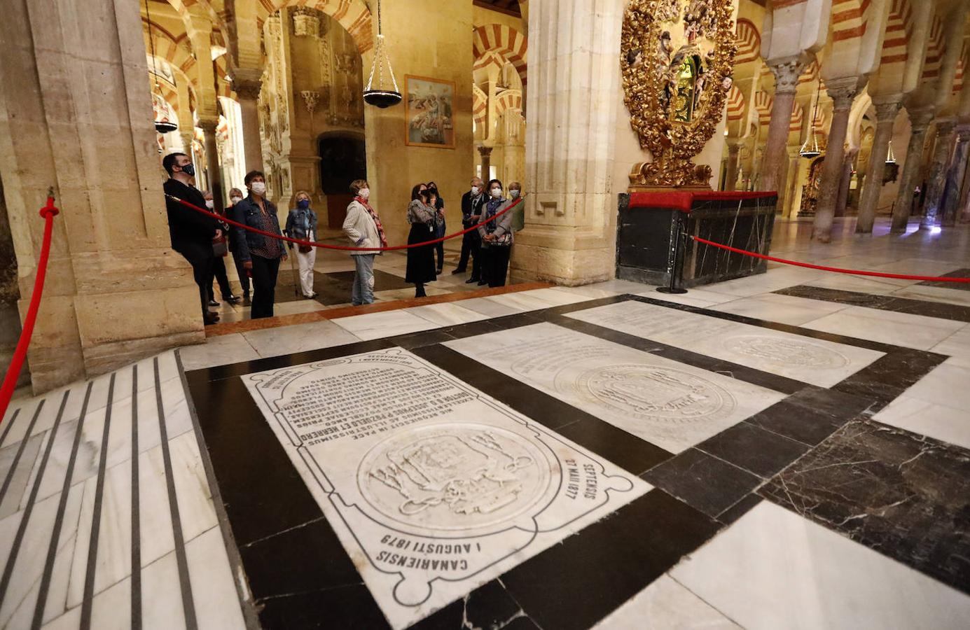 La ruta por las tumbas de la Mezquita-Catedral de Córdoba, en imágenes