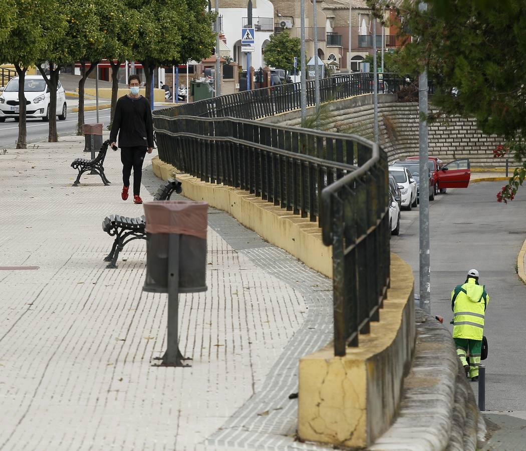 En imágenes, pueblos de Sevilla separados por una calle