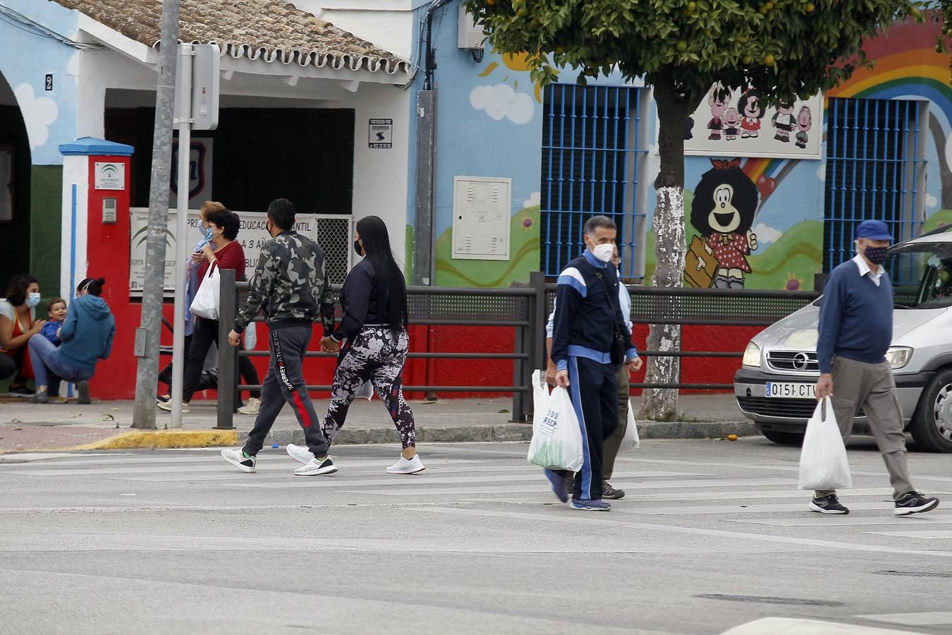 En imágenes, pueblos de Sevilla separados por una calle