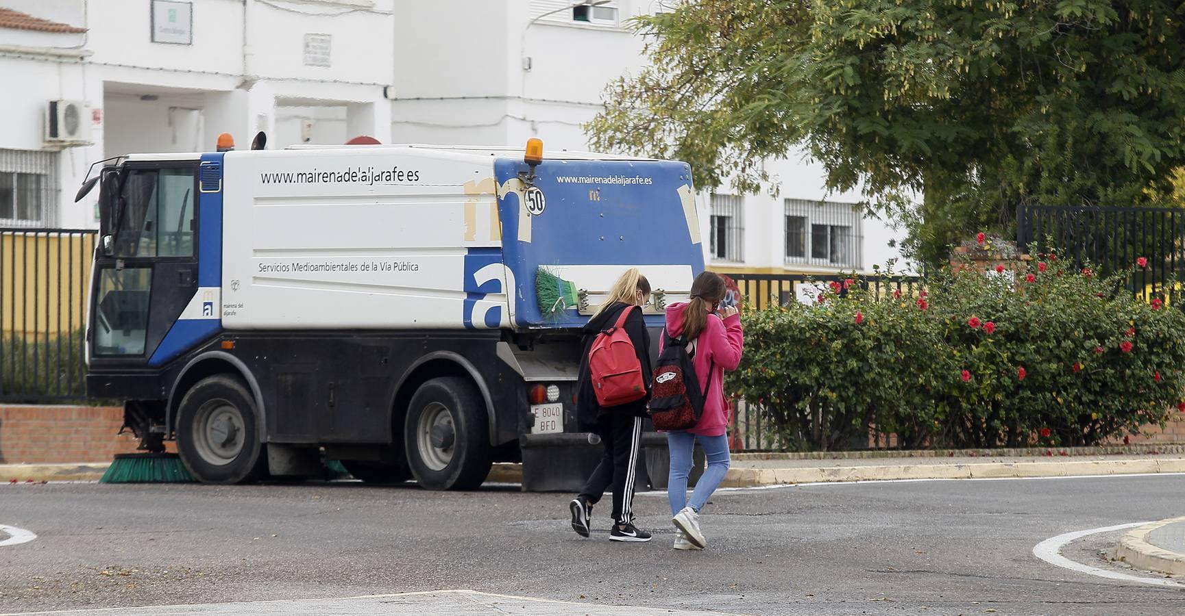 En imágenes, pueblos de Sevilla separados por una calle