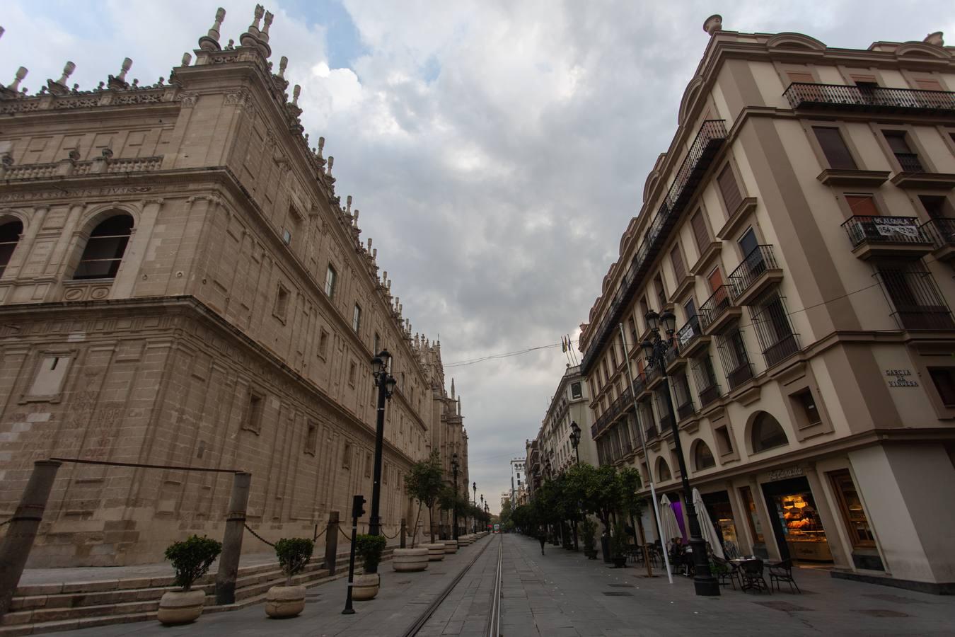 Sevilla se queda vacía incluso antes del toque de queda