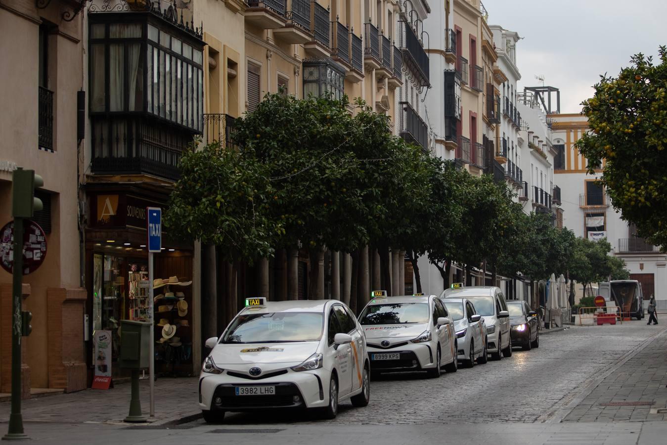 Sevilla se queda vacía incluso antes del toque de queda