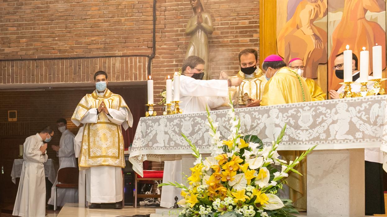 Una misa en el Polígono recuerda la visita de Juan Pablo II a Toledo hace 38 años