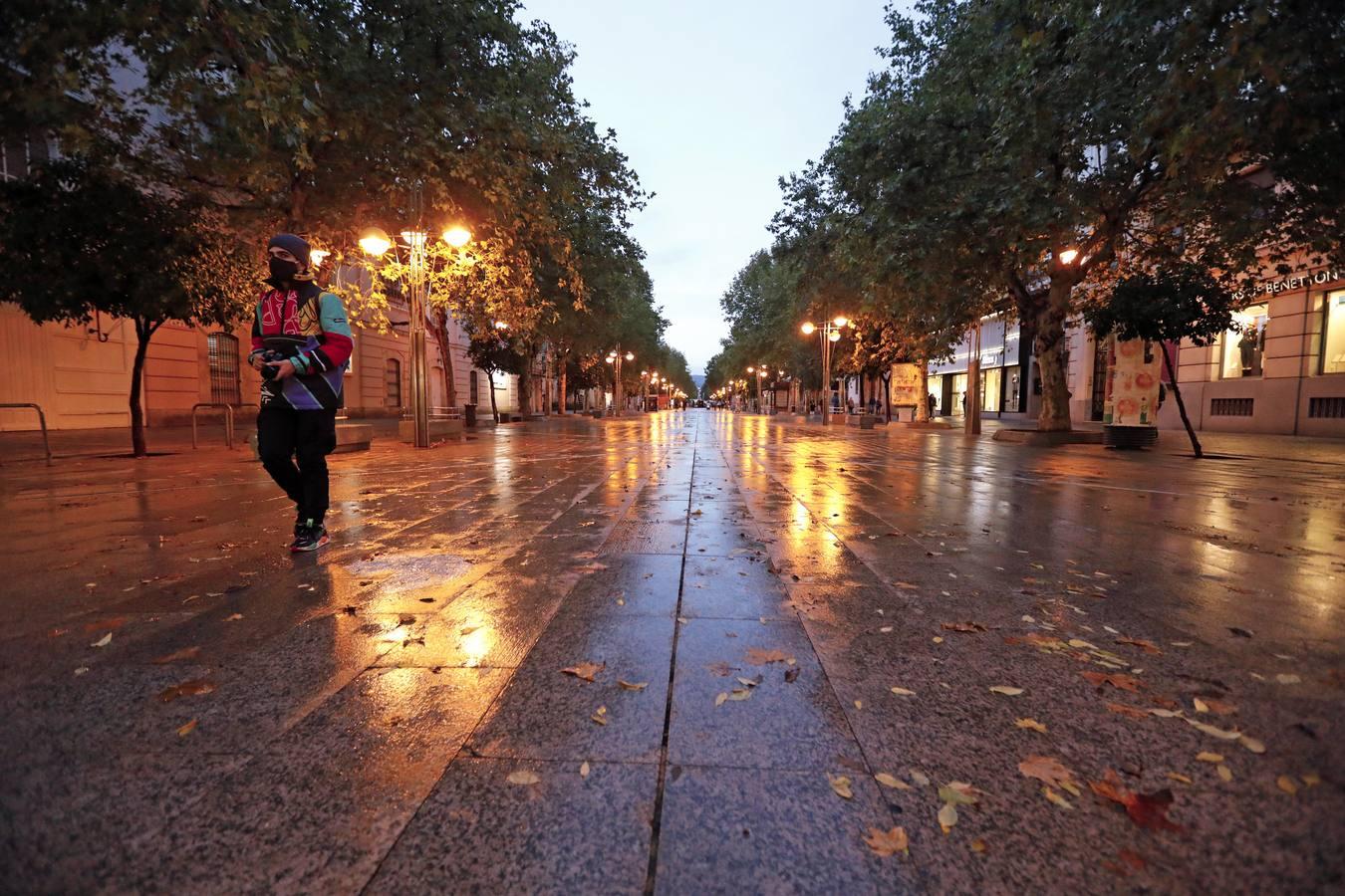 Córdoba desértica a última hora de la tarde, en imágenes