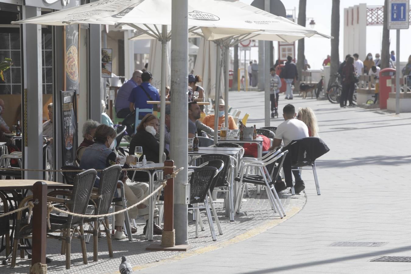 Ambiente en Cádiz el dia antes de las nuevas restricciones por la pandemia