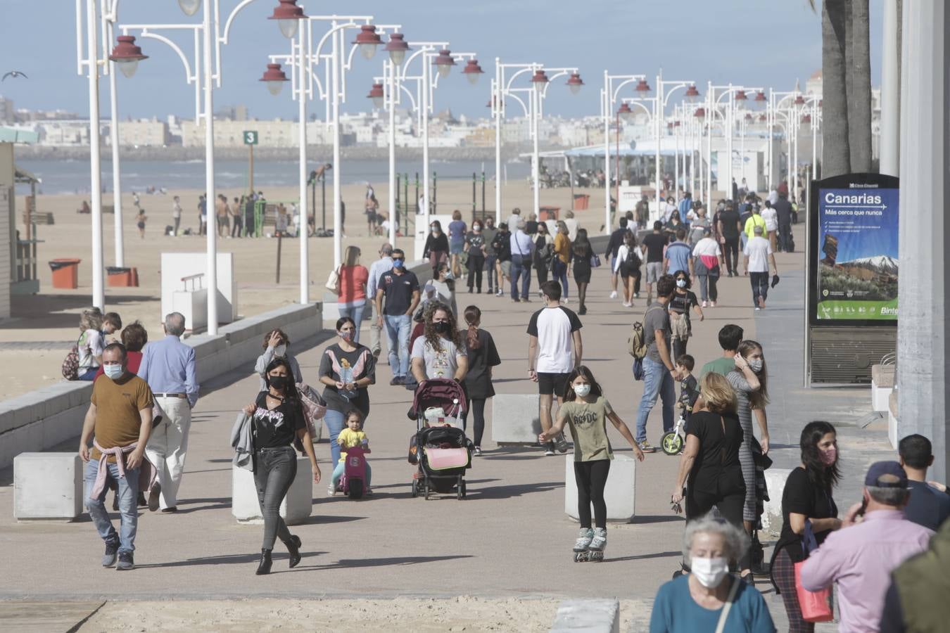 Ambiente en Cádiz el dia antes de las nuevas restricciones por la pandemia