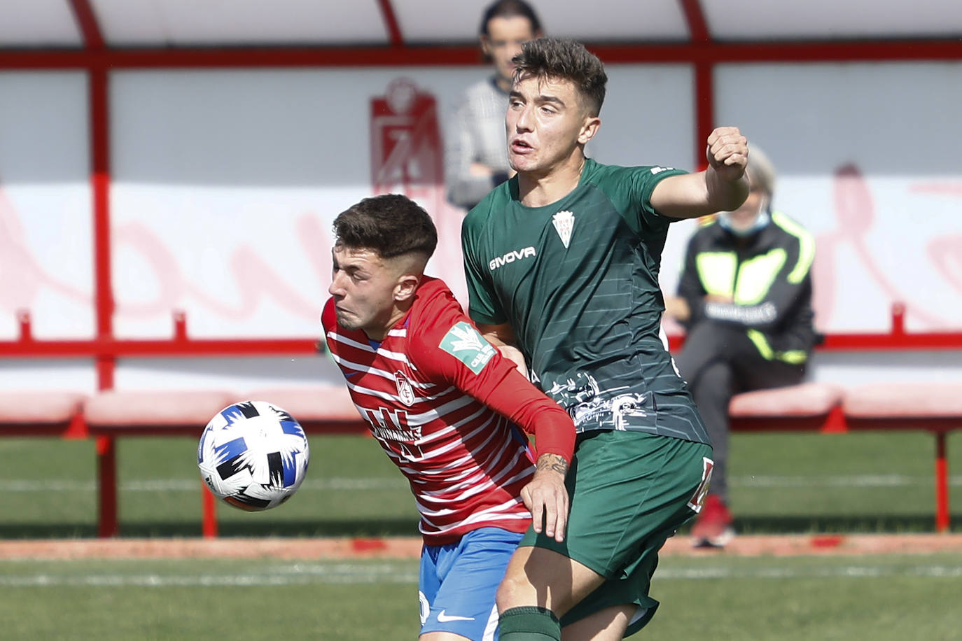 El Recreativo Granada-Córdoba CF, en imágenes