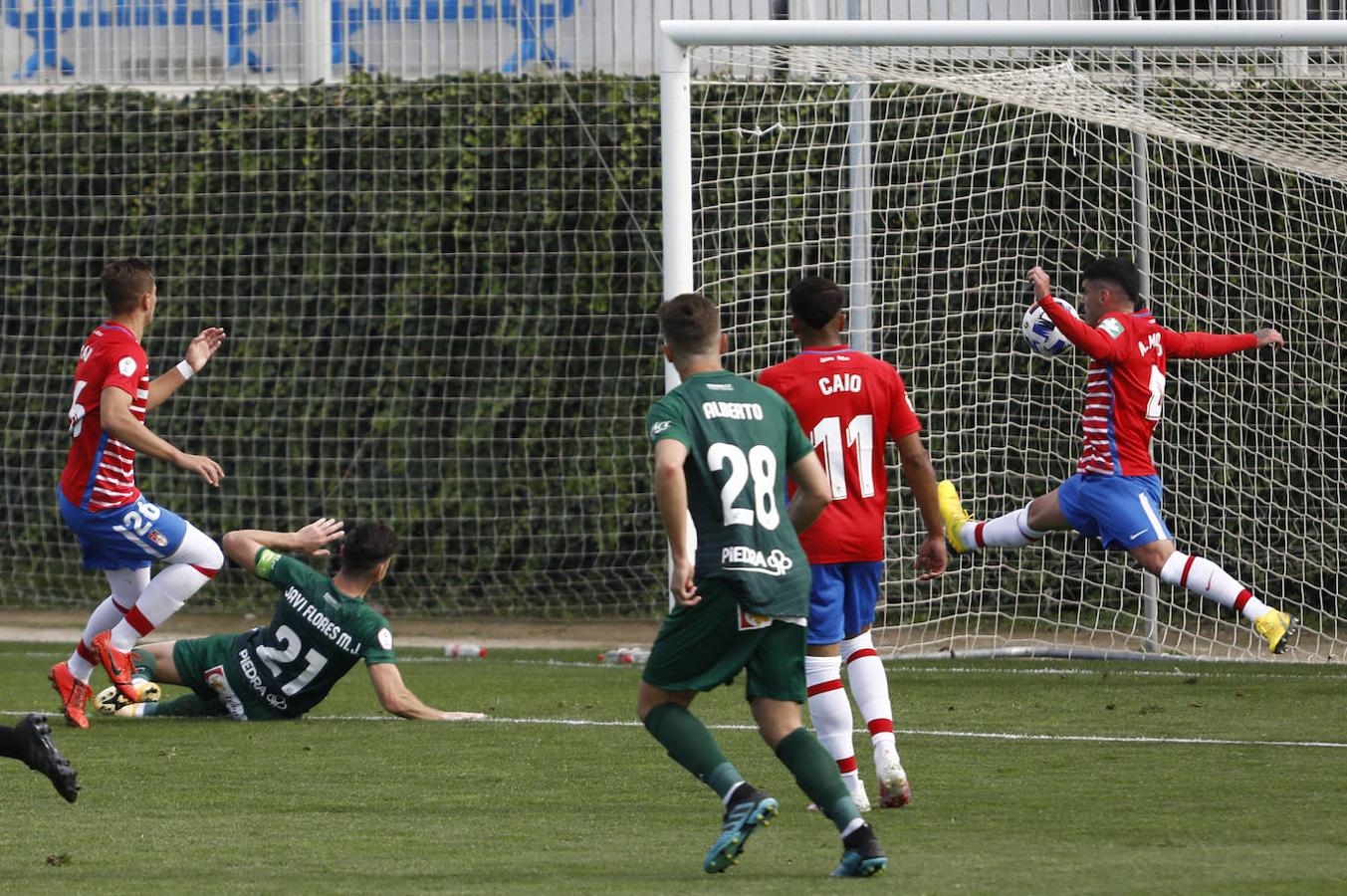 El Recreativo Granada-Córdoba CF, en imágenes