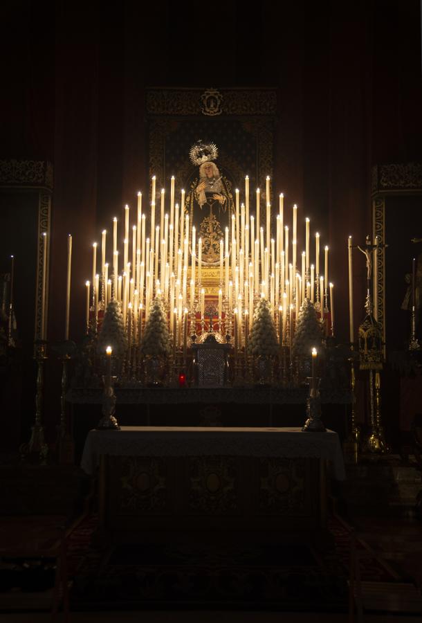 La Virgen de la Victoria de las Cigarreras, a la luz de las velas