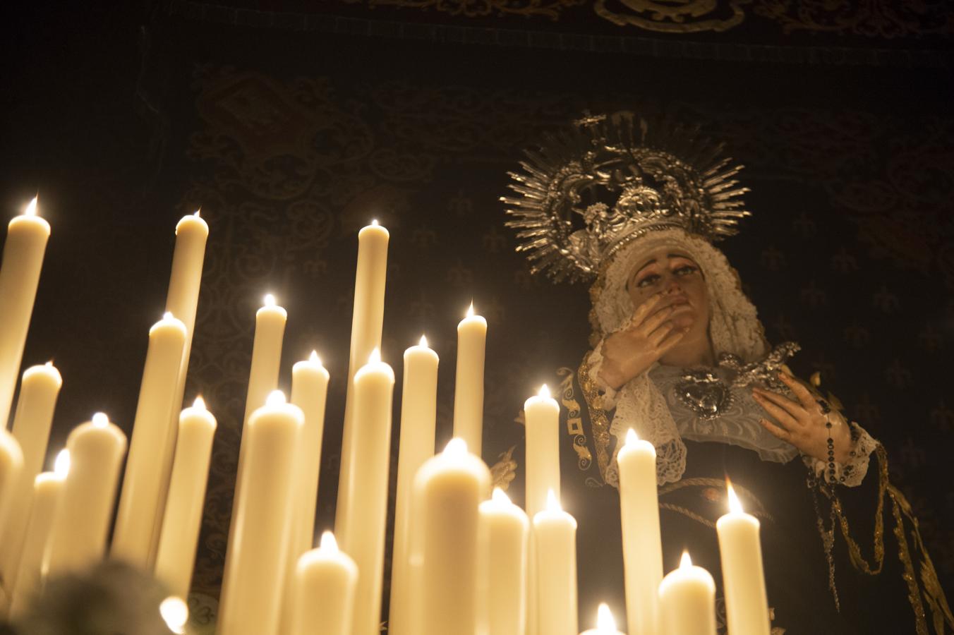 La Virgen de la Victoria de las Cigarreras, a la luz de las velas