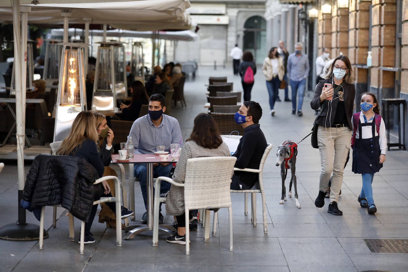 Las nuevas restricciones de la Junta de Andalucía en Córdoba capital, en imágenes