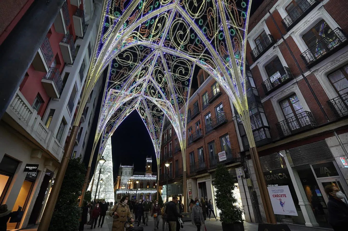 Valladolid adelanta por sorpresa el encendido de las luces navideñas