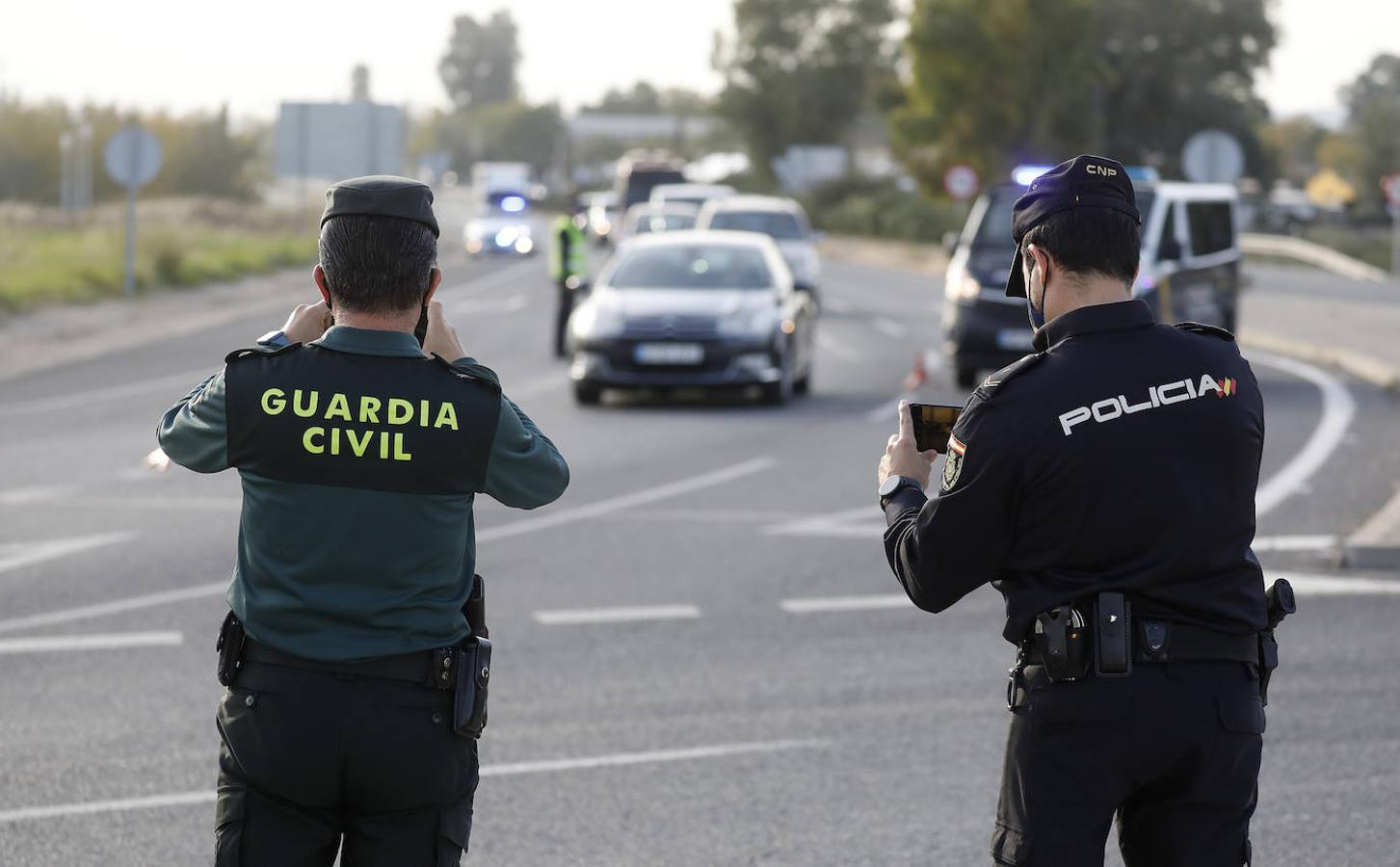 Los controles policiales en Córdoba por el confinamiento, en imágenes