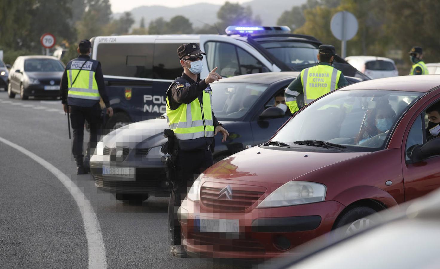 Los controles policiales en Córdoba por el confinamiento, en imágenes