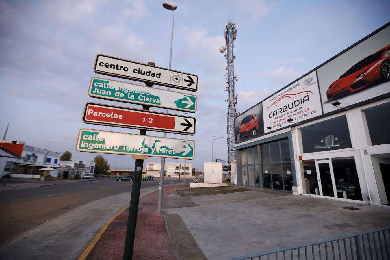 Los polígonos de Córdoba al atardecer y cesar la actividad, en imágenes