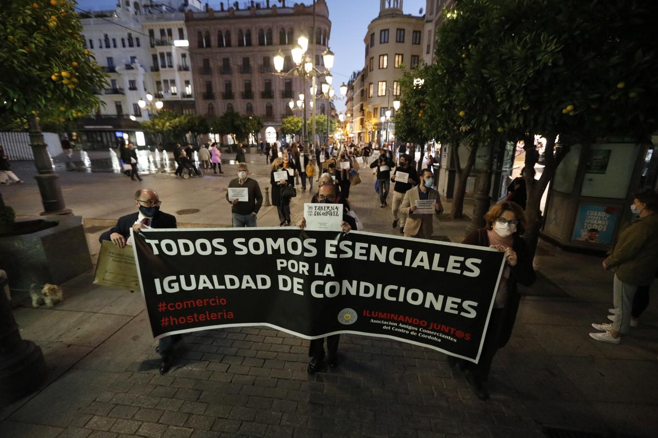 La protesta de los comerciantes del Centro de Córdoba, en imágenes